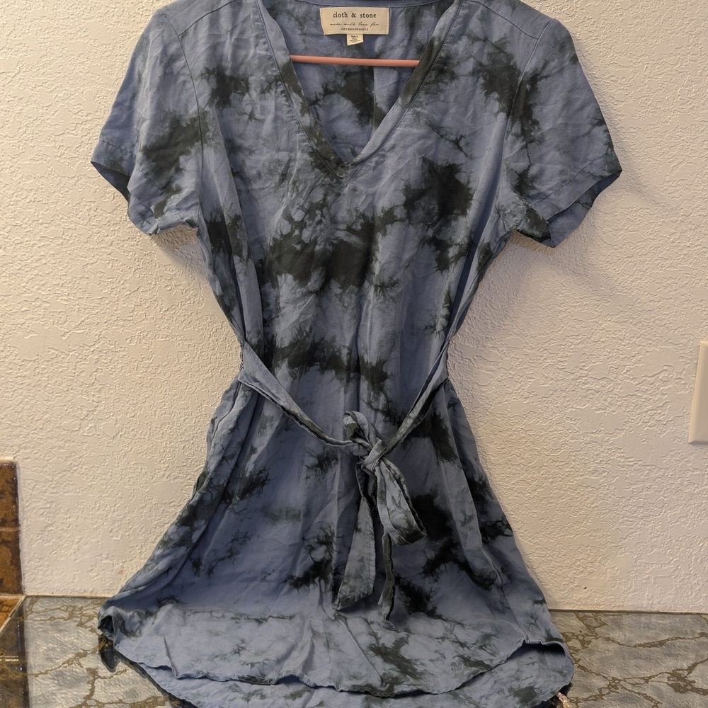 Blue Tie-Dye V-Neck Dress with Belt